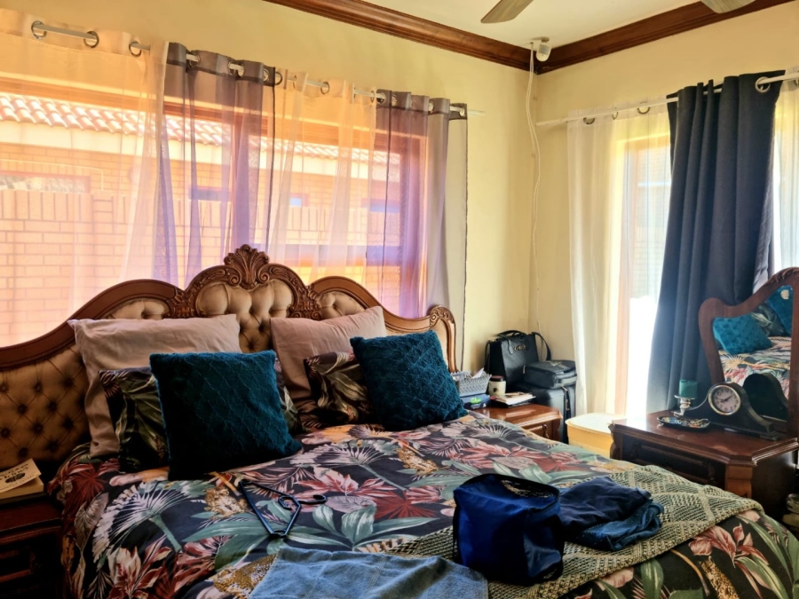 4 Bedroom Property for Sale in Roylglen Gardens Northern Cape